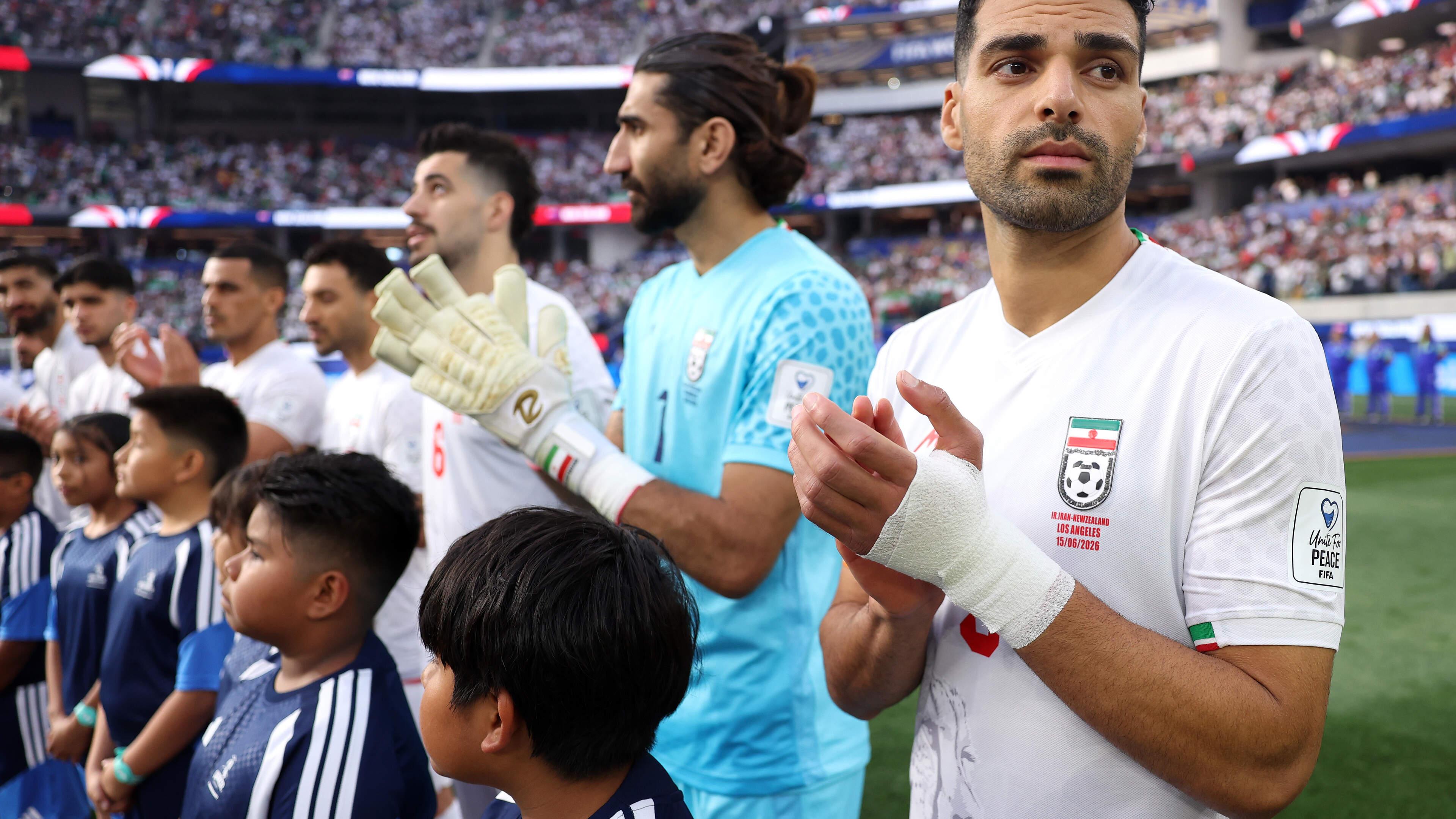 Opmerkelijk commentaar op Belgische tv tijdens duel met Iran: ’Volkslied van een aantal gekken’